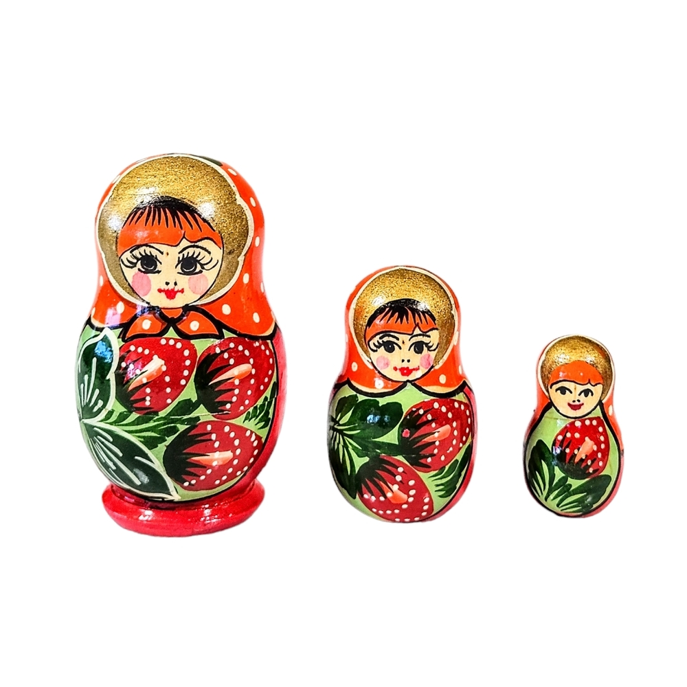 Russian Nesting Dolls Set Of 3 Hand Painted Strawberries Vintage